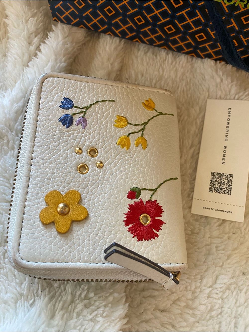 Tory Burch wallet with tag and bag - Picture 7 of 8